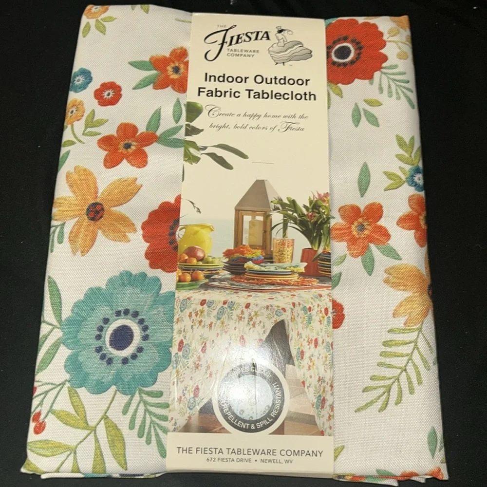 NWT Fiesta Floral Fabric Tablecloth